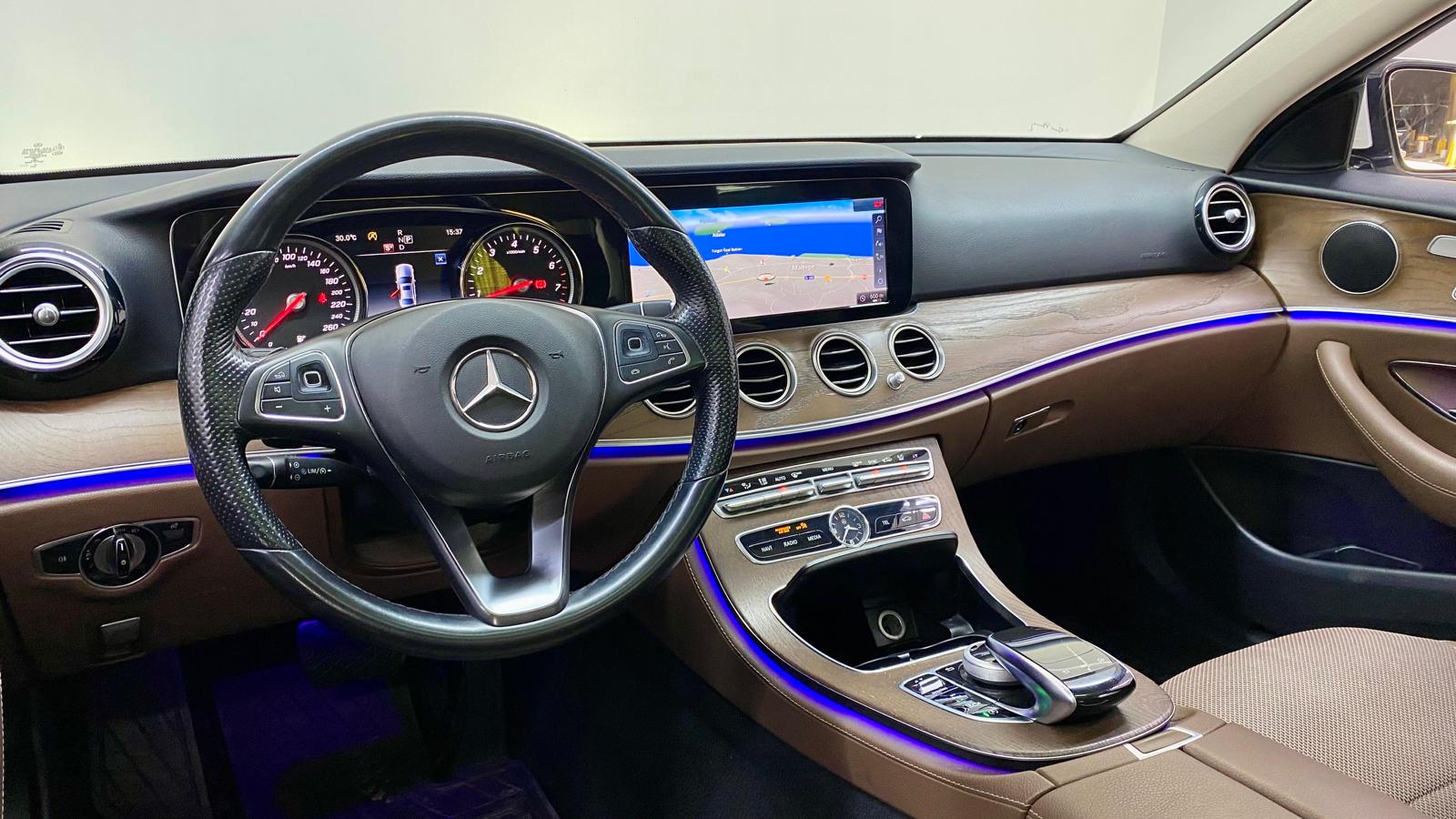 MERCEDES E 20